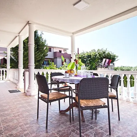 Excellente Belvedere Apartment *