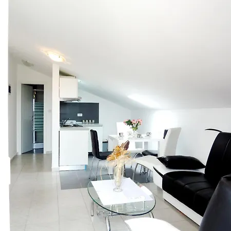 Excellente Belvedere Apartment Pula