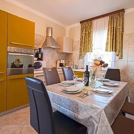Appartement Excellente Belvedere Pula